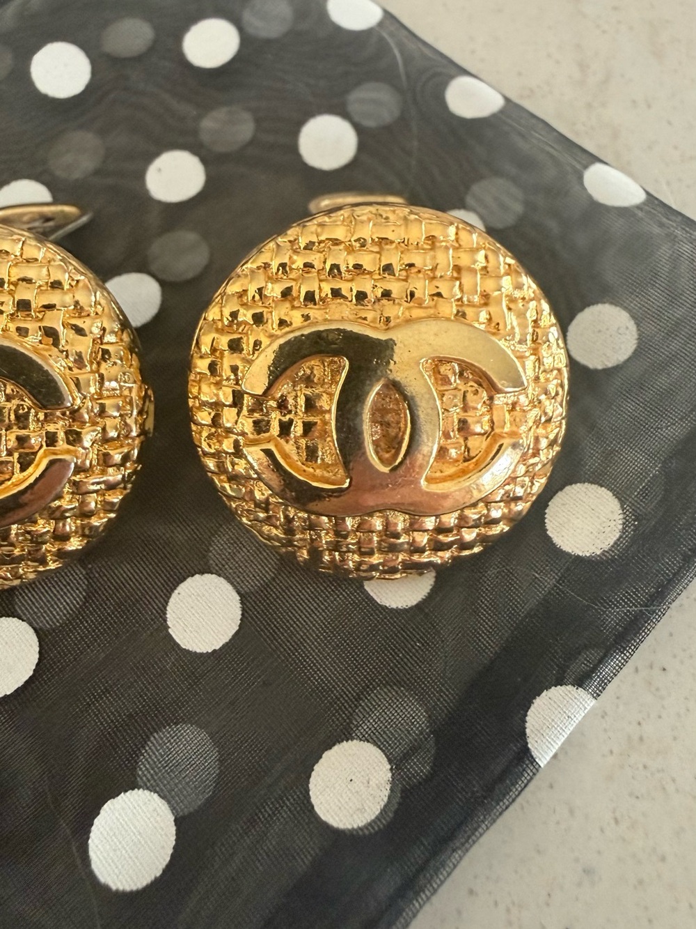 Vintage CHANEL Clip On Earrings - Picture 10 of 10